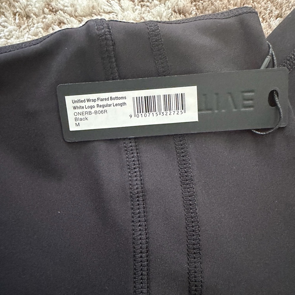 Oner active UNIFIED™ WRAP FLARED PANTS WHITE LOGO - Picture 6 of 6
